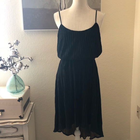 SOLD🦋 3 for $30🦋Rules of etiquette pleated dress - Picture 1 of 7